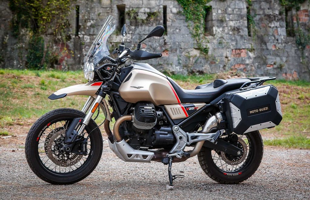 Guzzi V85 TT Travel Memberikan Kenyamanan Jalan Jarak Jauh